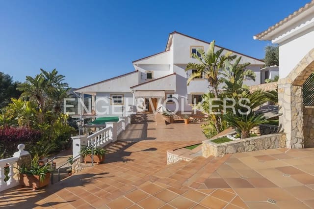 5 bedroom Villa for sale in Pedralba with pool garage - € 589,900 (Ref: 9898254)