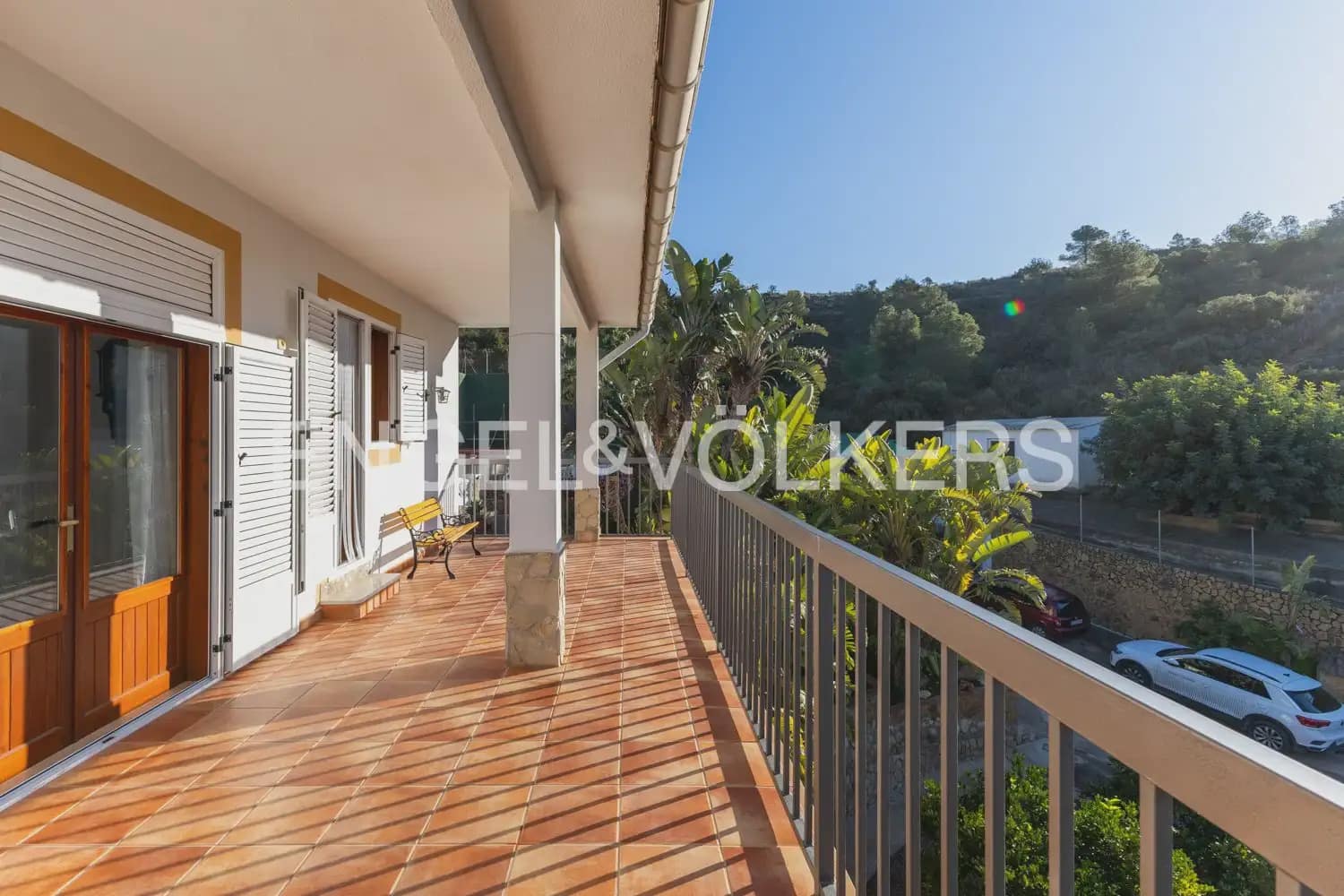 5 bedroom Villa for sale in Pedralba with pool garage - € 589,900 (Ref: 9898254)