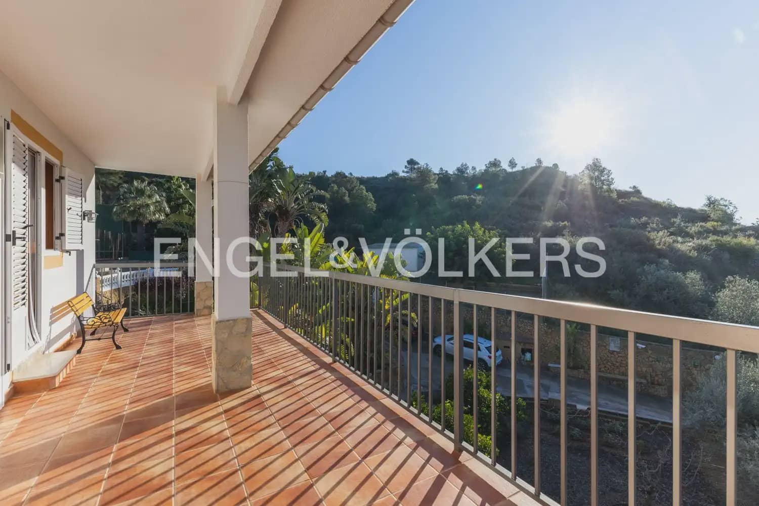 5 bedroom Villa for sale in Pedralba with pool garage - € 589,900 (Ref: 9898254)