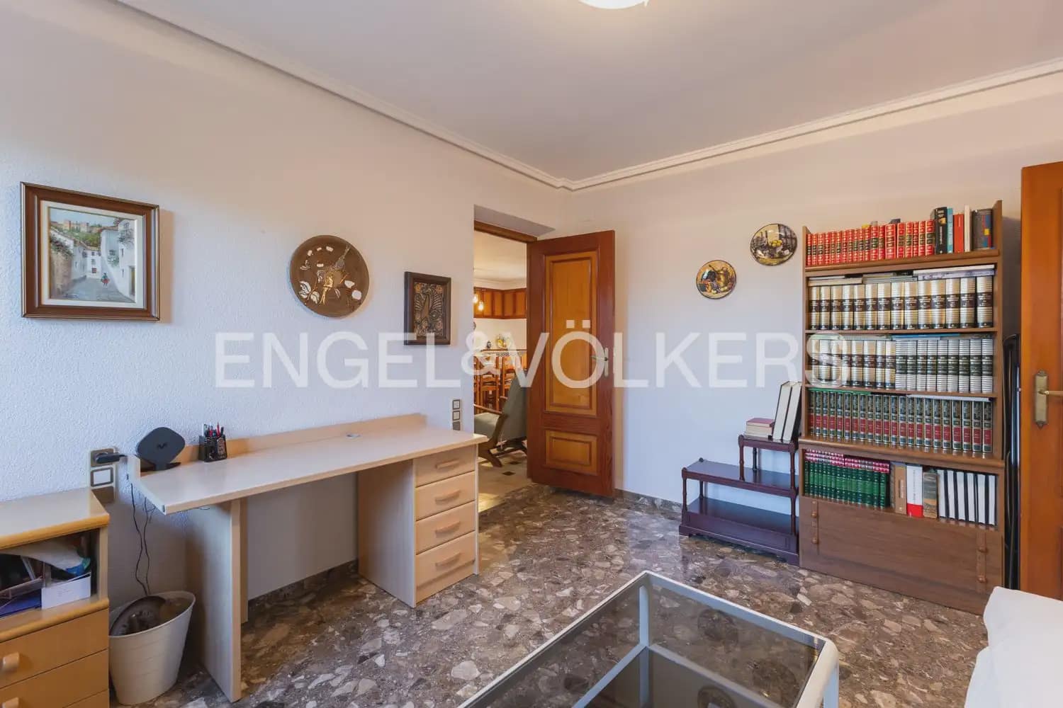 5 bedroom Villa for sale in Pedralba with pool garage - € 589,900 (Ref: 9898254)