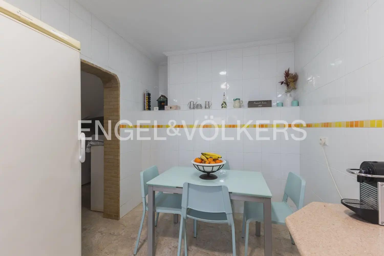 5 bedroom Villa for sale in Pedralba with pool garage - € 589,900 (Ref: 9898254)