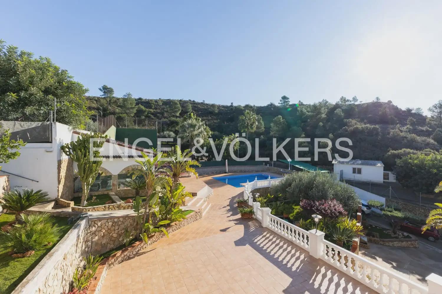 5 bedroom Villa for sale in Pedralba with pool garage - € 589,900 (Ref: 9898254)