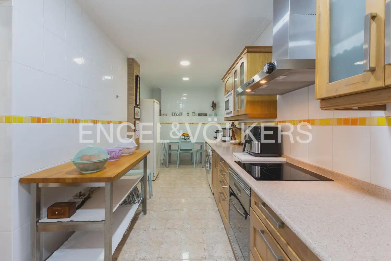 5 bedroom Villa for sale in Pedralba with pool garage - € 589,900 (Ref: 9898254)