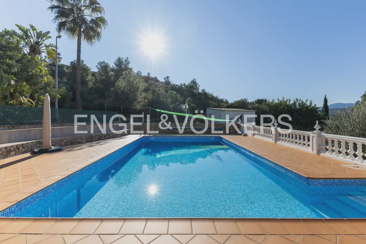5 bedroom Villa for sale in Pedralba with pool garage - € 589,900 (Ref: 9898254)