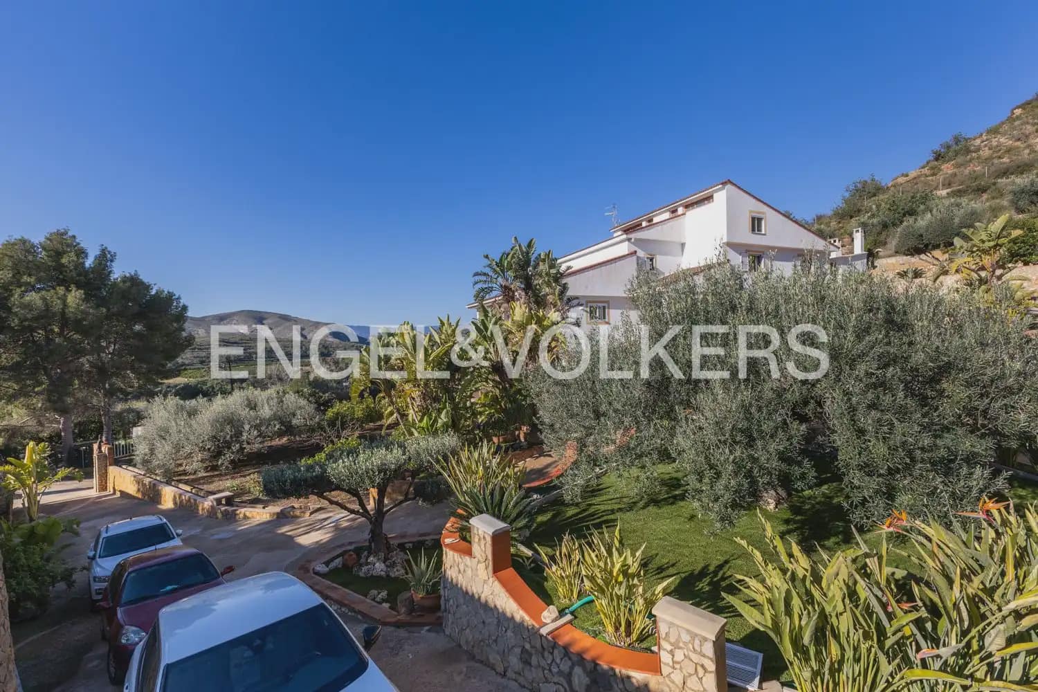5 bedroom Villa for sale in Pedralba with pool garage - € 589,900 (Ref: 9898254)