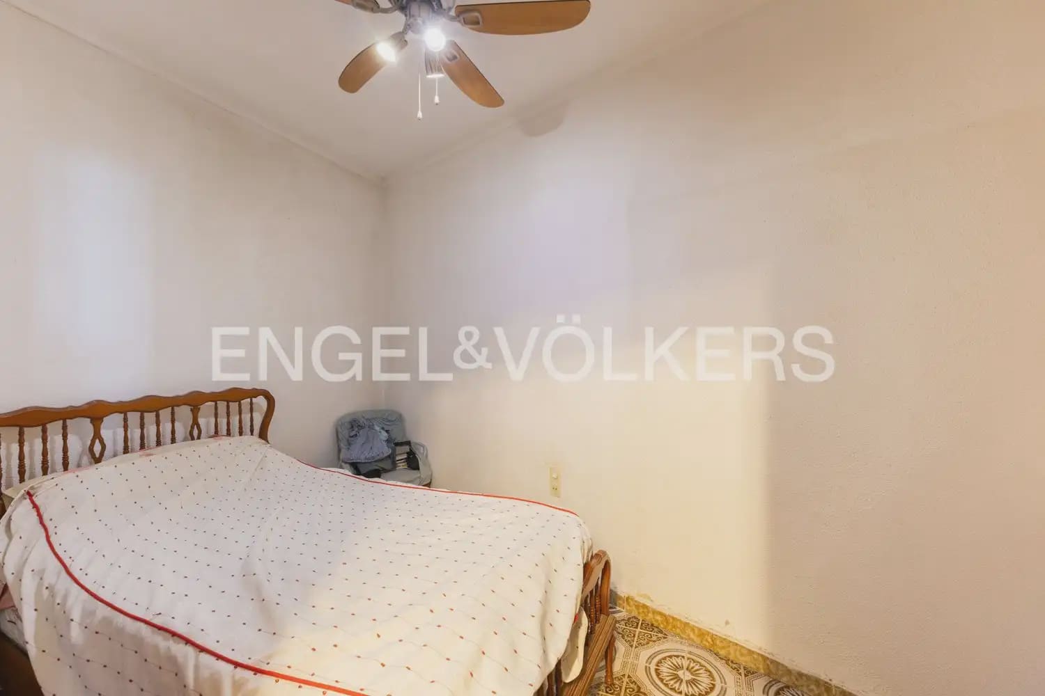 Byggetomt til salgs i Valencia by - € 1 500 000 (Ref: 9898255)