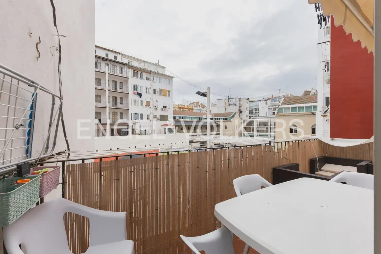 Byggetomt til salgs i Valencia by - € 1 500 000 (Ref: 9898255)