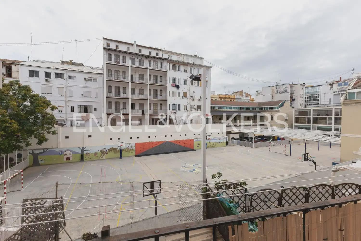 Byggetomt til salgs i Valencia by - € 1 500 000 (Ref: 9898255)
