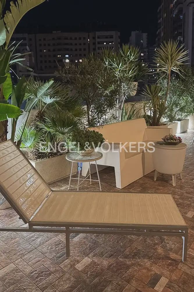 2 bedroom Penthouse for sale in Valencia city with garage - € 799,000 (Ref: 9898256)