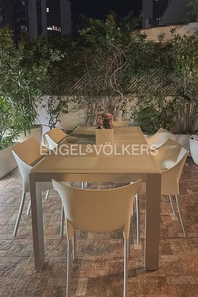 2 bedroom Penthouse for sale in Valencia city with garage - € 799,000 (Ref: 9898256)