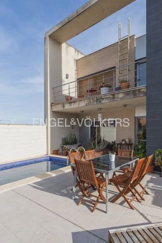4 bedroom Villa for sale in Benisanó with pool garage - € 499,000 (Ref: 9898257)