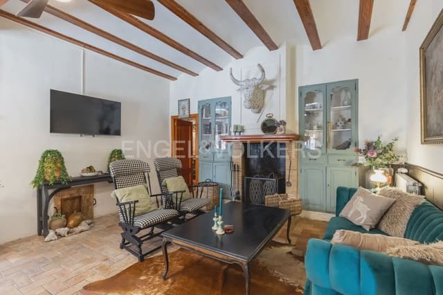 8 bedroom Finca/Country House for sale in Alcublas with pool garage - € 595,000 (Ref: 9898258)