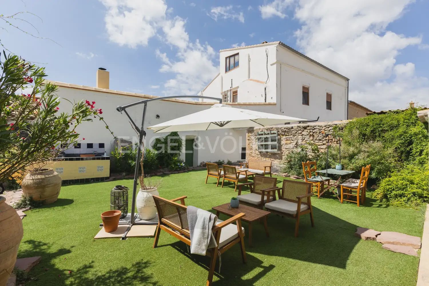 8 bedroom Finca/Country House for sale in Alcublas with pool garage - € 595,000 (Ref: 9898258)