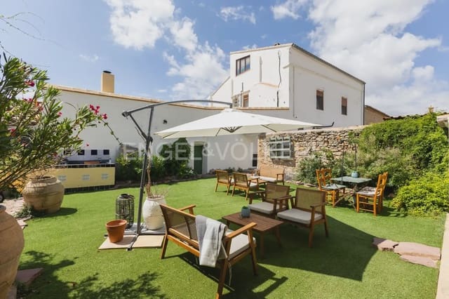 8 bedroom Finca/Country House for sale in Alcublas with pool garage - € 595,000 (Ref: 9898258)