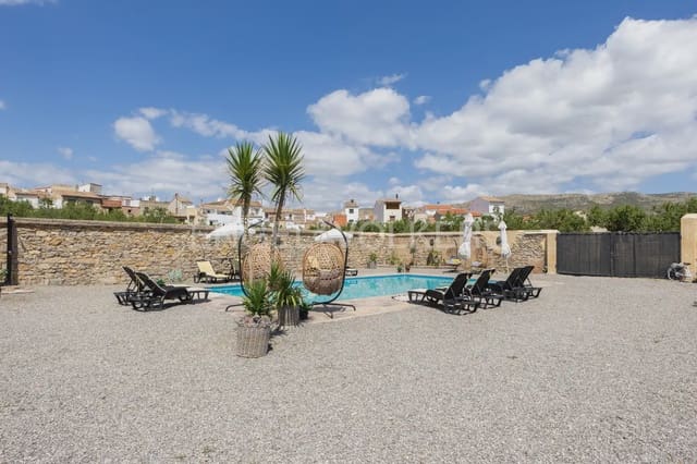 8 bedroom Finca/Country House for sale in Alcublas with pool garage - € 595,000 (Ref: 9898258)