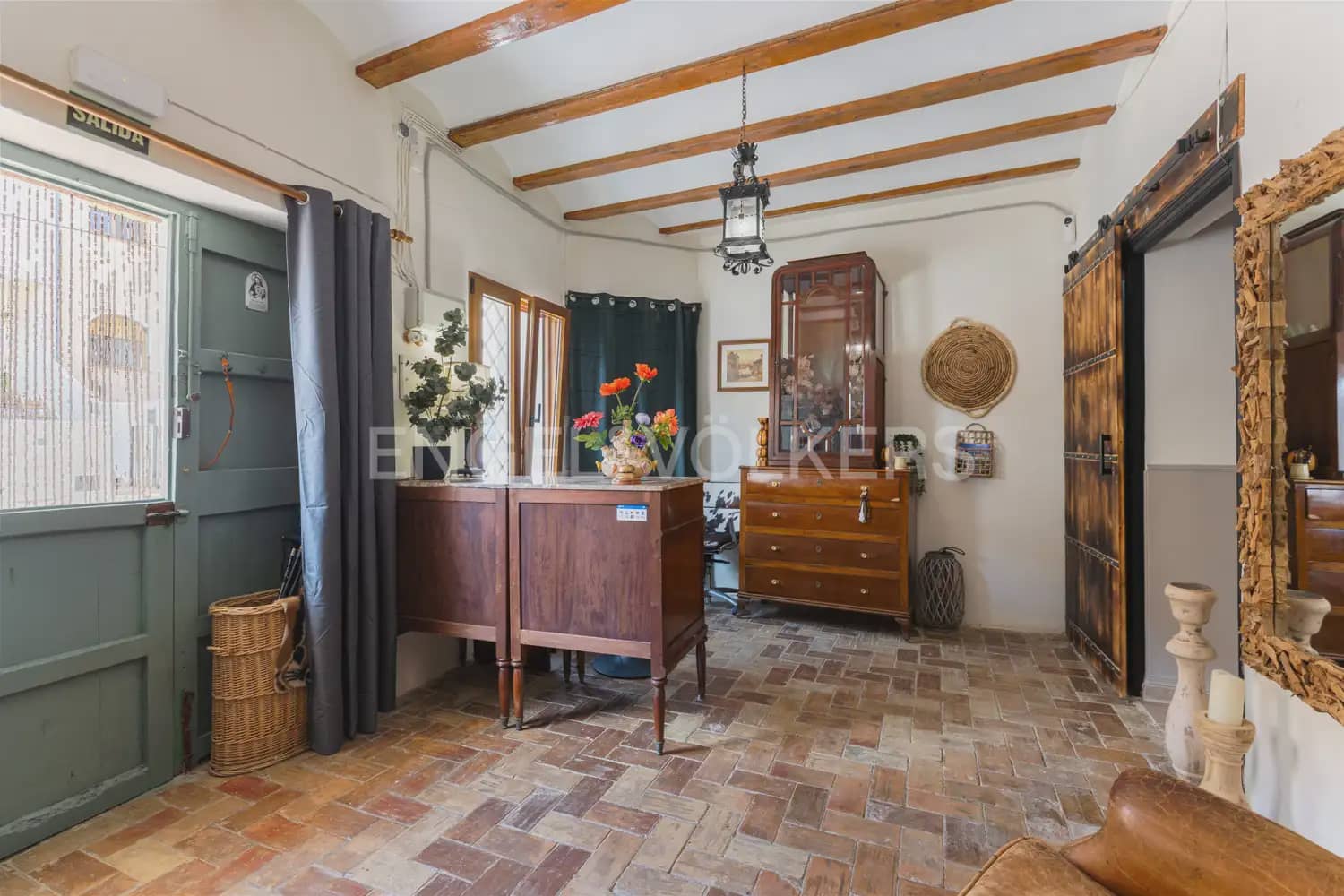 8 bedroom Finca/Country House for sale in Alcublas with pool garage - € 595,000 (Ref: 9898258)