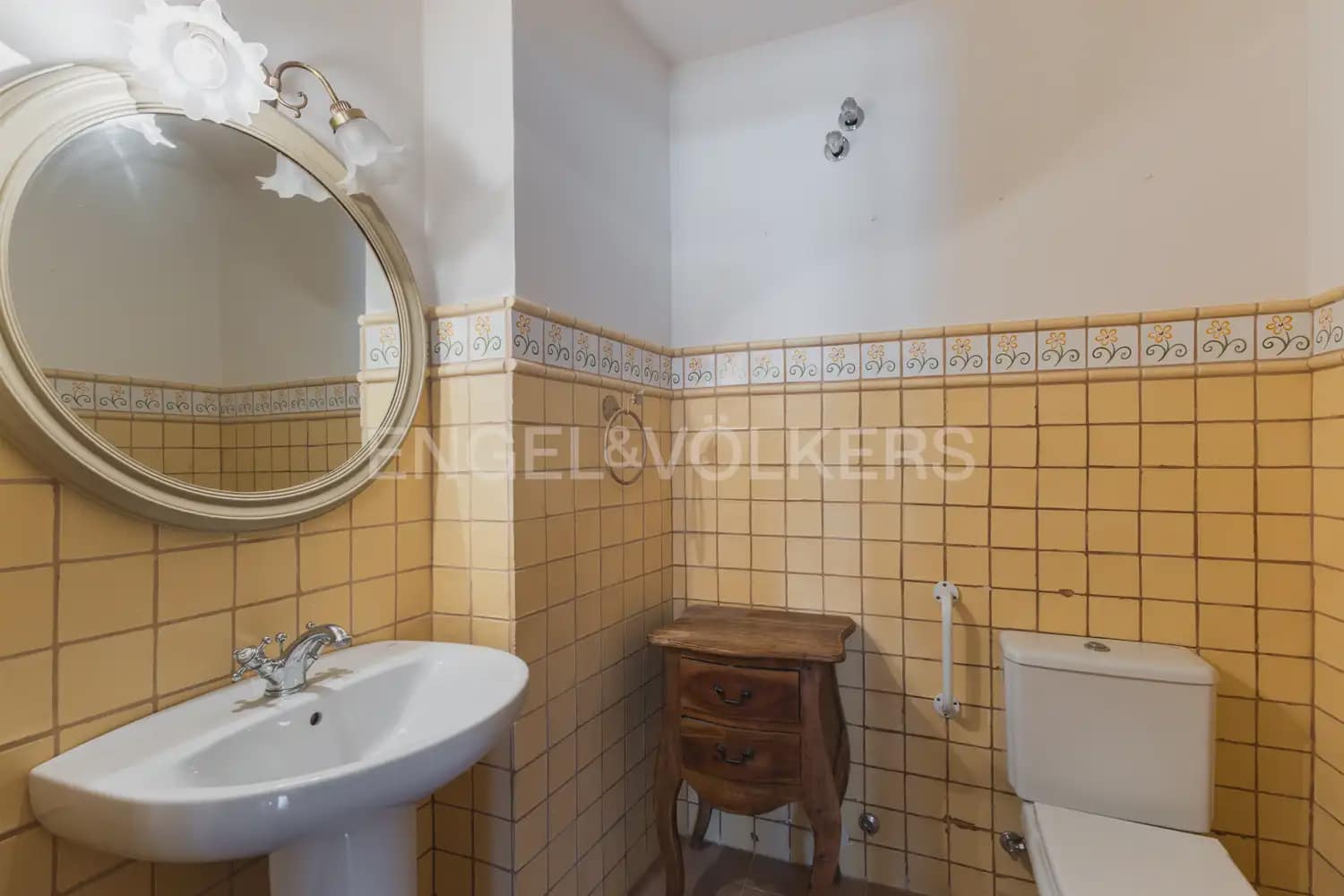 8 bedroom Finca/Country House for sale in Alcublas with pool garage - € 595,000 (Ref: 9898258)