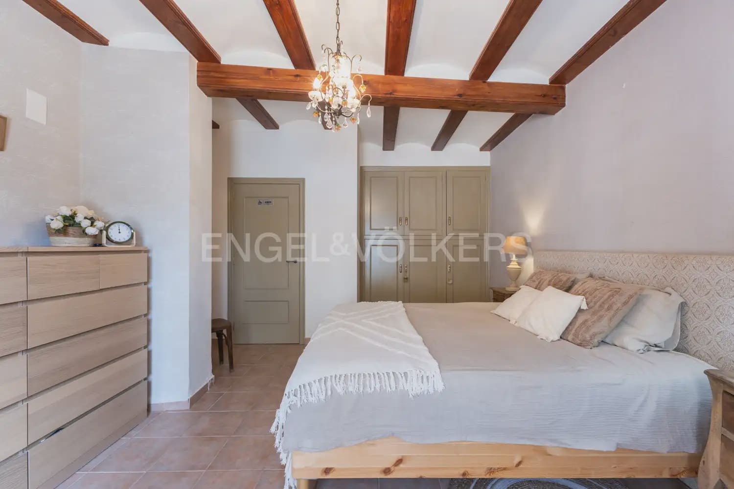 8 bedroom Finca/Country House for sale in Alcublas with pool garage - € 595,000 (Ref: 9898258)