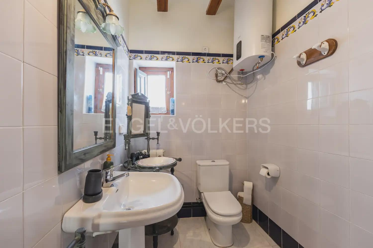 8 bedroom Finca/Country House for sale in Alcublas with pool garage - € 595,000 (Ref: 9898258)