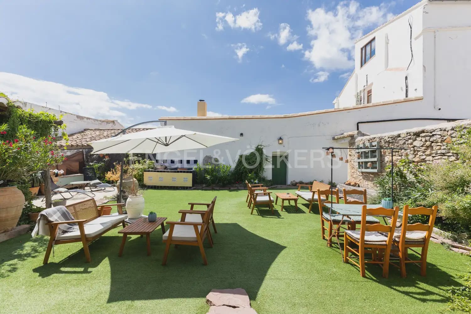 8 bedroom Finca/Country House for sale in Alcublas with pool garage - € 595,000 (Ref: 9898258)