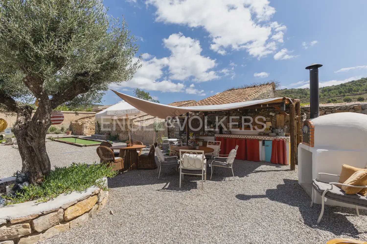 8 bedroom Finca/Country House for sale in Alcublas with pool garage - € 595,000 (Ref: 9898258)