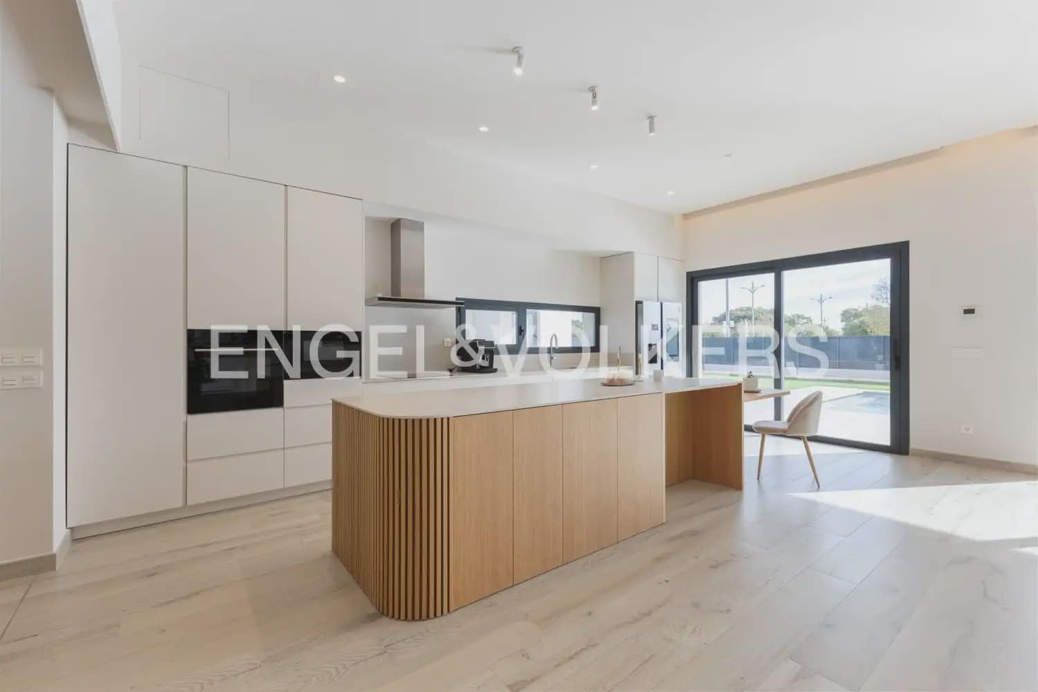 5 Zimmer Villa zu verkaufen in Burriana / Borriana mit Pool Garage - 970.000 € (Ref: 9898259)