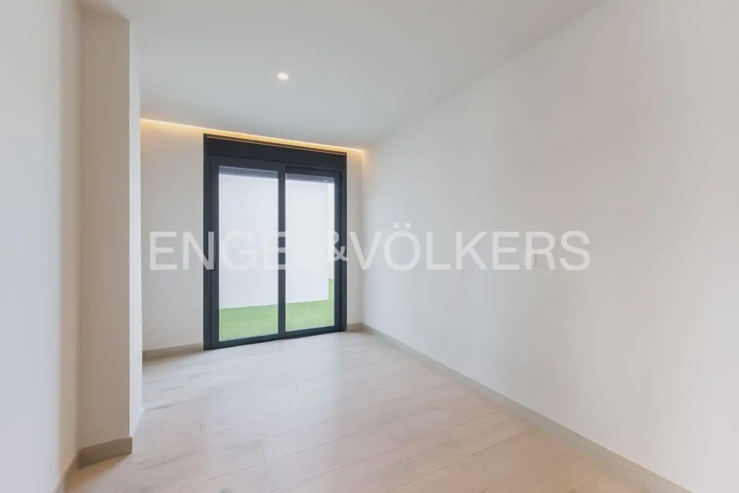 5 Zimmer Villa zu verkaufen in Burriana / Borriana mit Pool Garage - 970.000 € (Ref: 9898259)