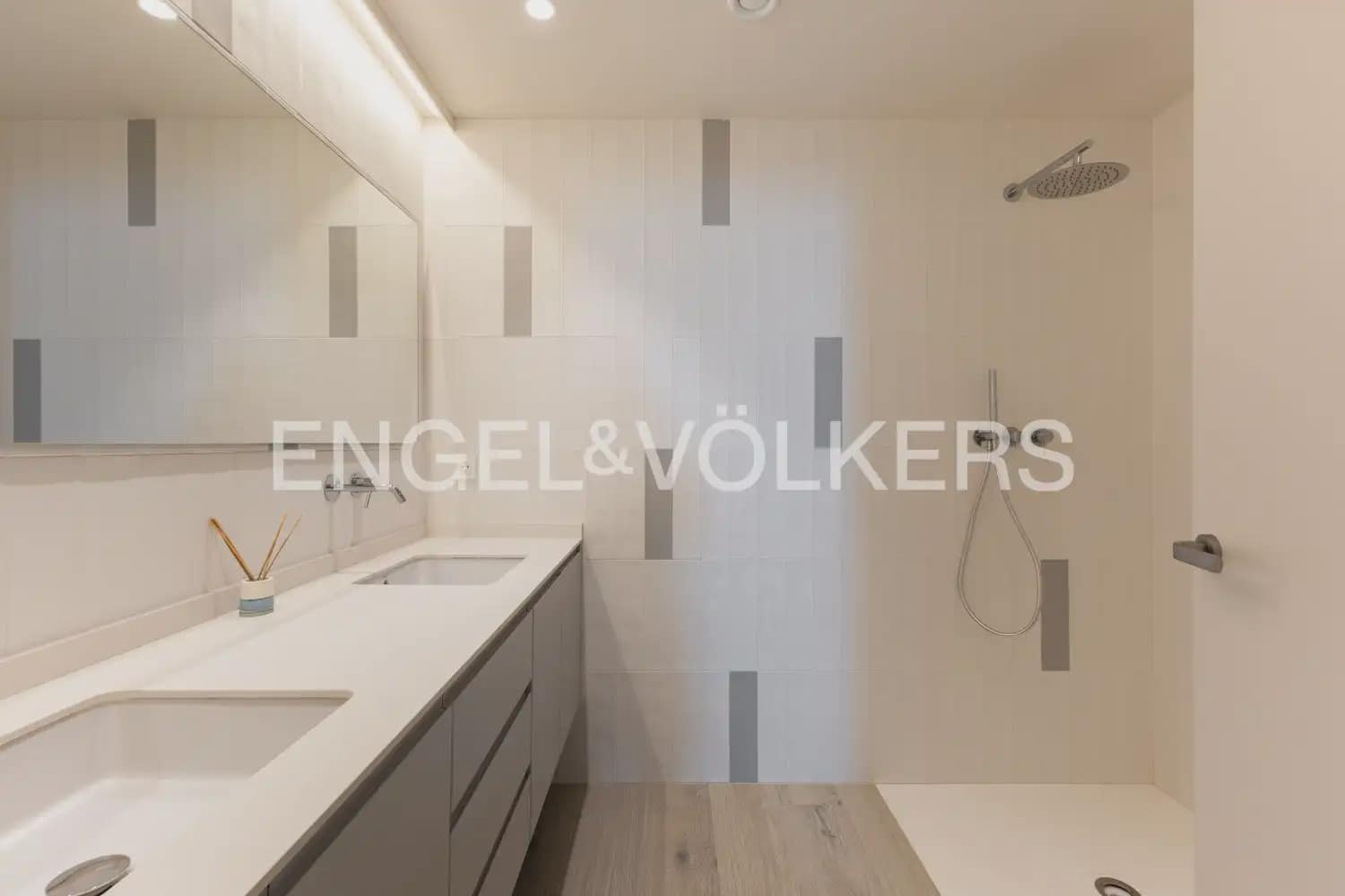 5 Zimmer Villa zu verkaufen in Burriana / Borriana mit Pool Garage - 970.000 € (Ref: 9898259)