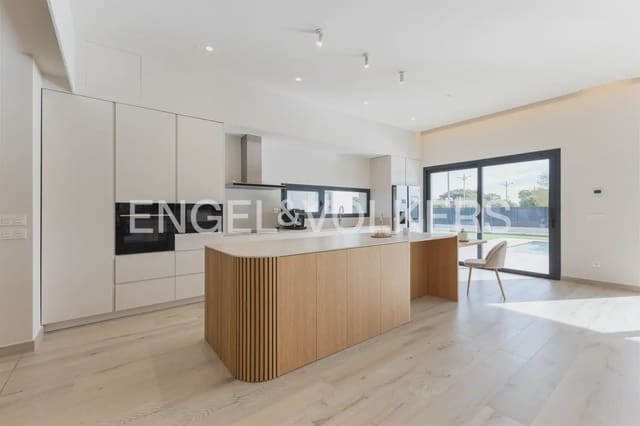 5 Zimmer Villa zu verkaufen in Burriana / Borriana mit Pool Garage - 970.000 € (Ref: 9898259)
