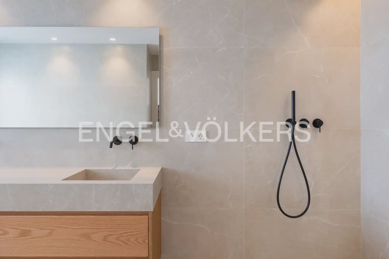 5 Zimmer Villa zu verkaufen in Burriana / Borriana mit Pool Garage - 970.000 € (Ref: 9898259)