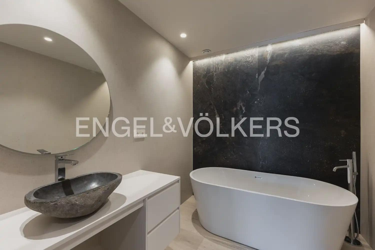 5 Zimmer Villa zu verkaufen in Burriana / Borriana mit Pool Garage - 970.000 € (Ref: 9898259)