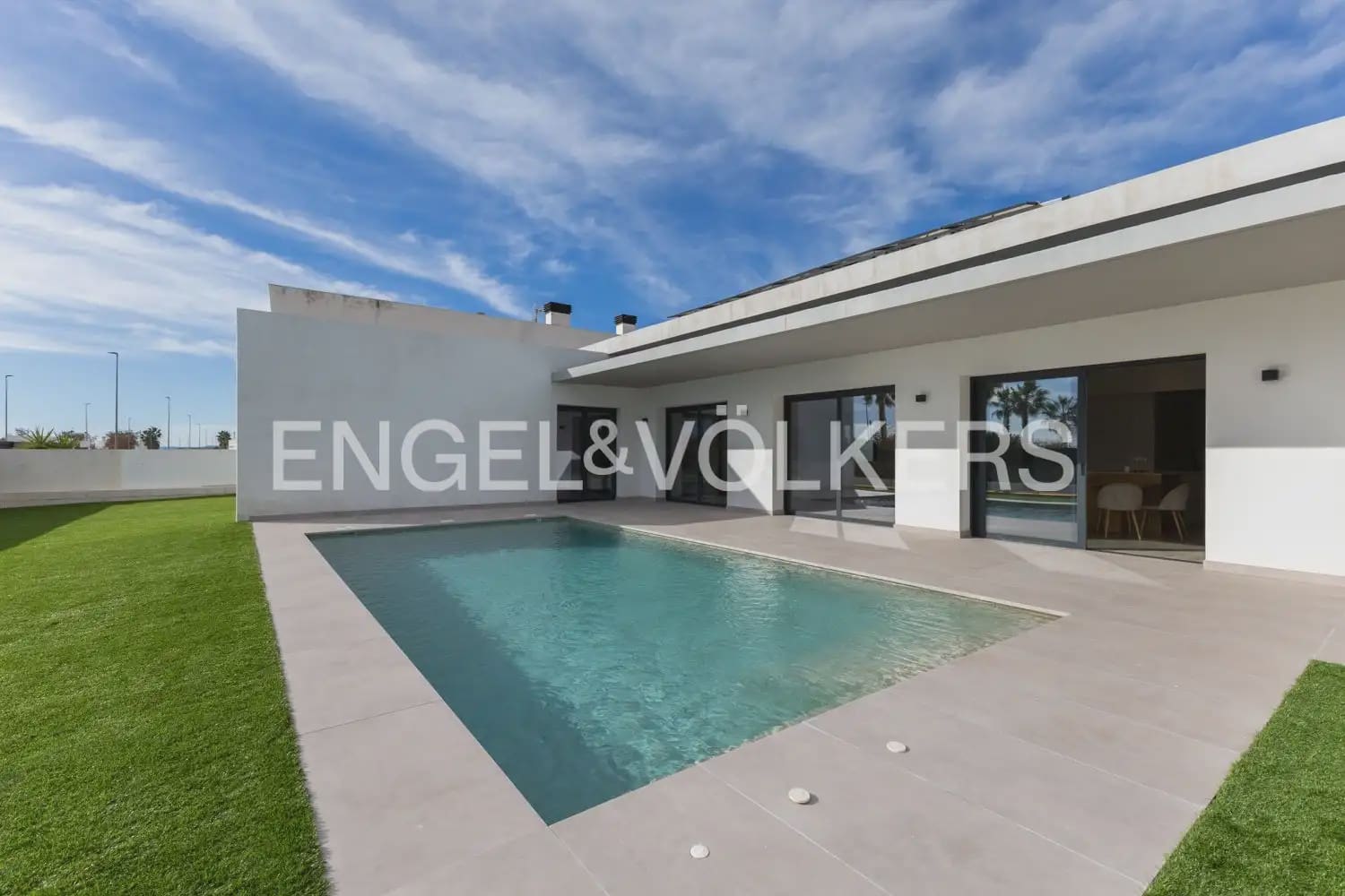 5 Zimmer Villa zu verkaufen in Burriana / Borriana mit Pool Garage - 970.000 € (Ref: 9898259)