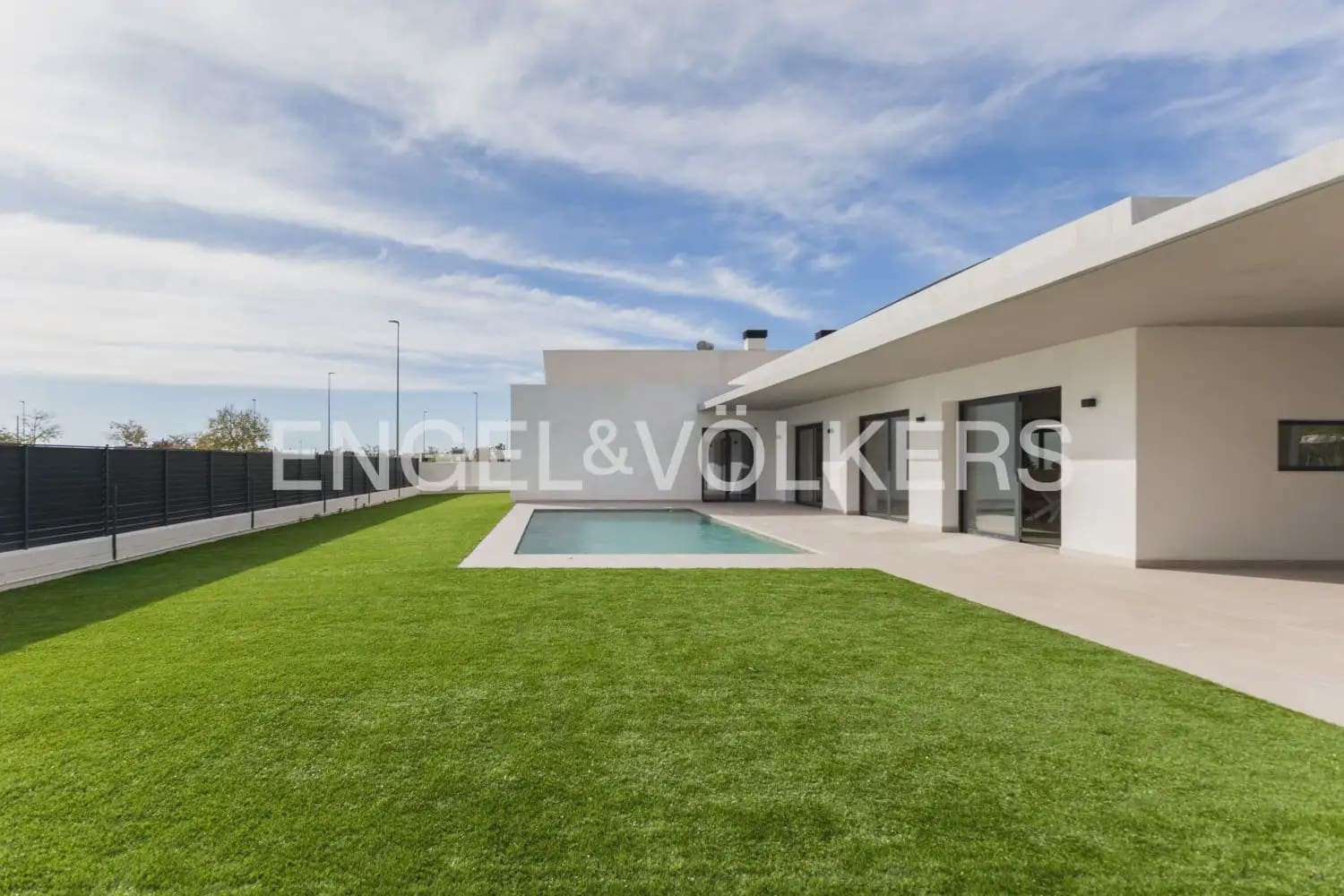 5 Zimmer Villa zu verkaufen in Burriana / Borriana mit Pool Garage - 970.000 € (Ref: 9898259)