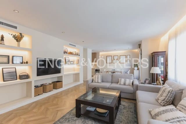 4 bedroom Apartment for sale in La Seu, Valencia city - € 860,000 (Ref: 9898260)