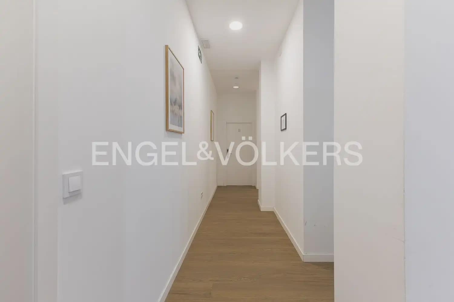 Hotelli myytävänä paikassa Valencia kaupunki - 1 300 000 € (Ref: 9898261)