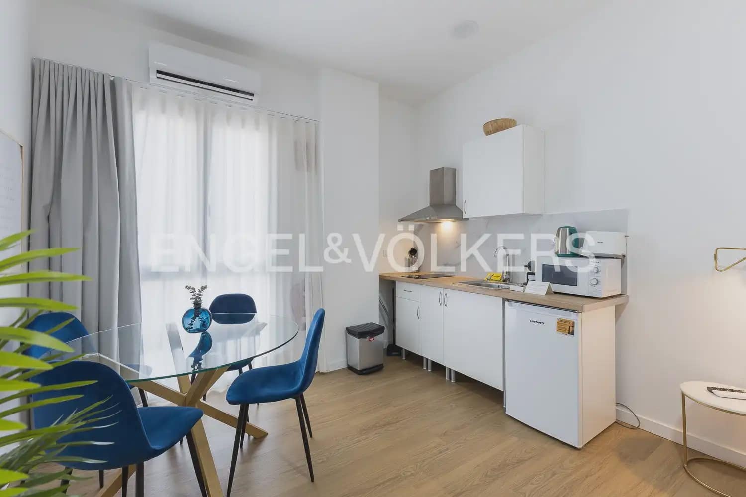Hotelli myytävänä paikassa Valencia kaupunki - 1 300 000 € (Ref: 9898261)