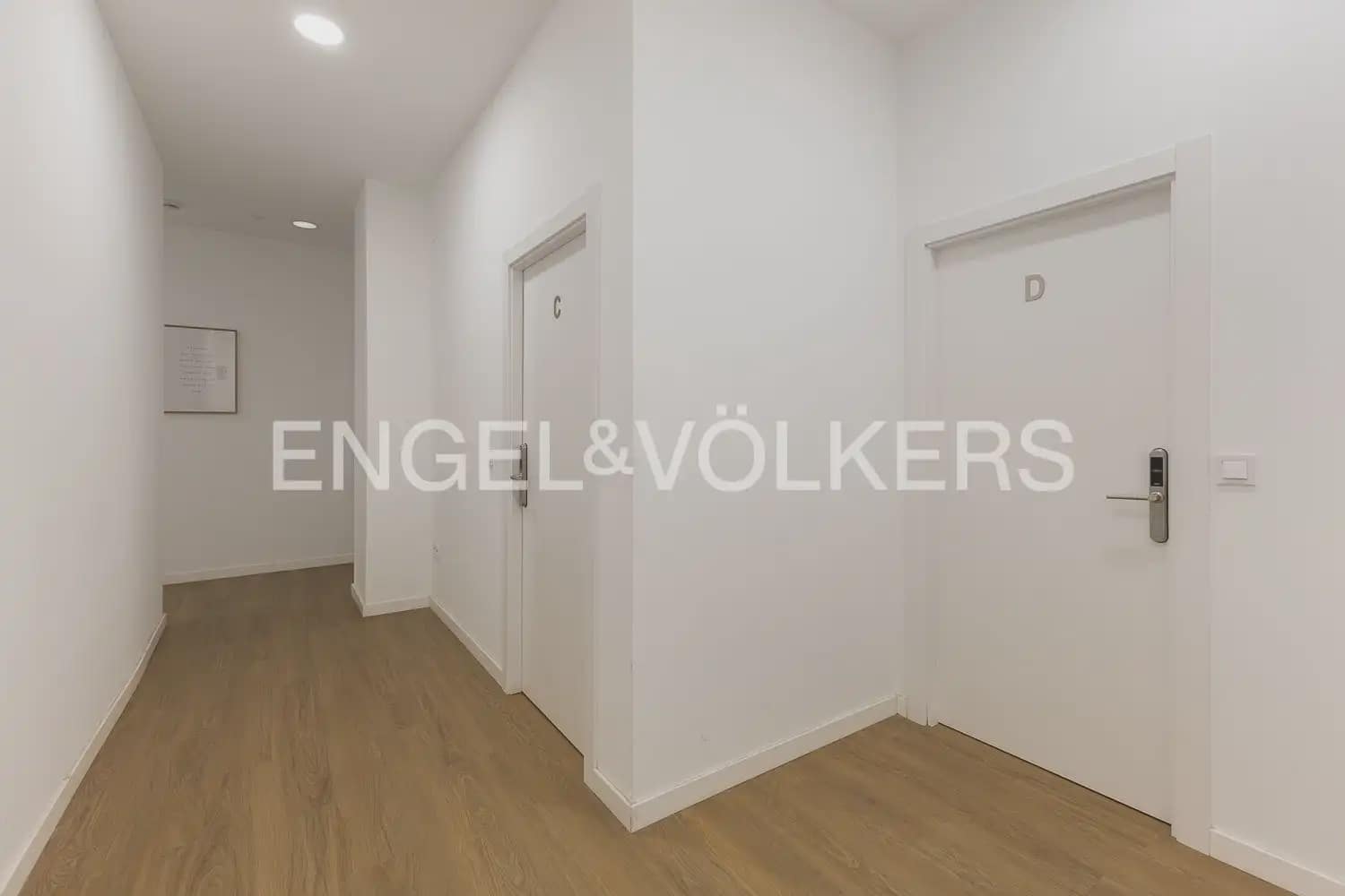 Hotelli myytävänä paikassa Valencia kaupunki - 1 300 000 € (Ref: 9898261)