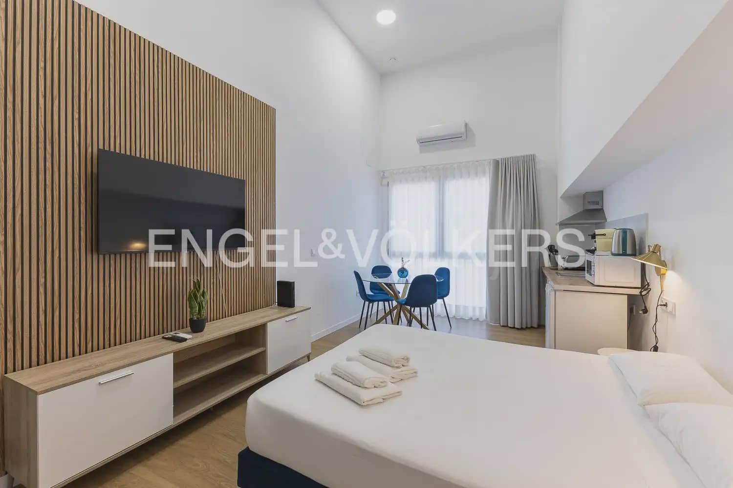 Hotelli myytävänä paikassa Valencia kaupunki - 1 300 000 € (Ref: 9898261)