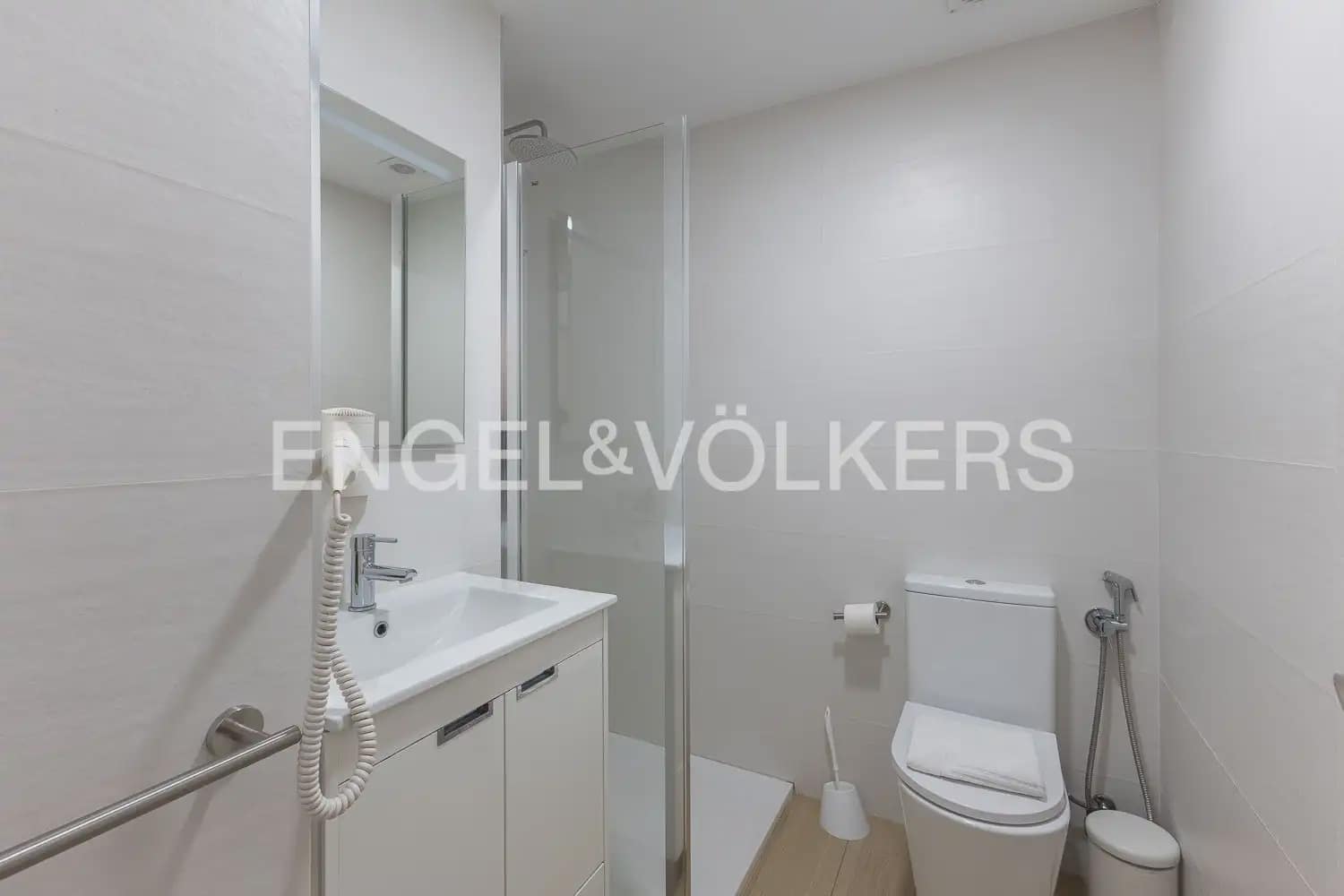 Hotelli myytävänä paikassa Valencia kaupunki - 1 300 000 € (Ref: 9898261)