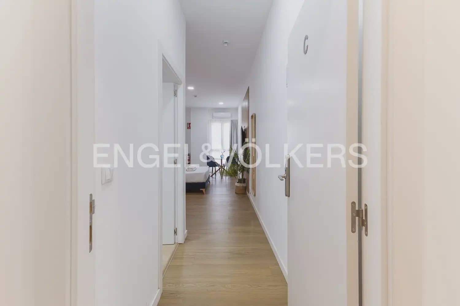 Hotelli myytävänä paikassa Valencia kaupunki - 1 300 000 € (Ref: 9898261)