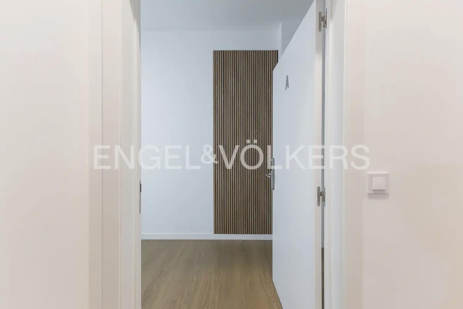 Hotelli myytävänä paikassa Valencia kaupunki - 1 300 000 € (Ref: 9898261)