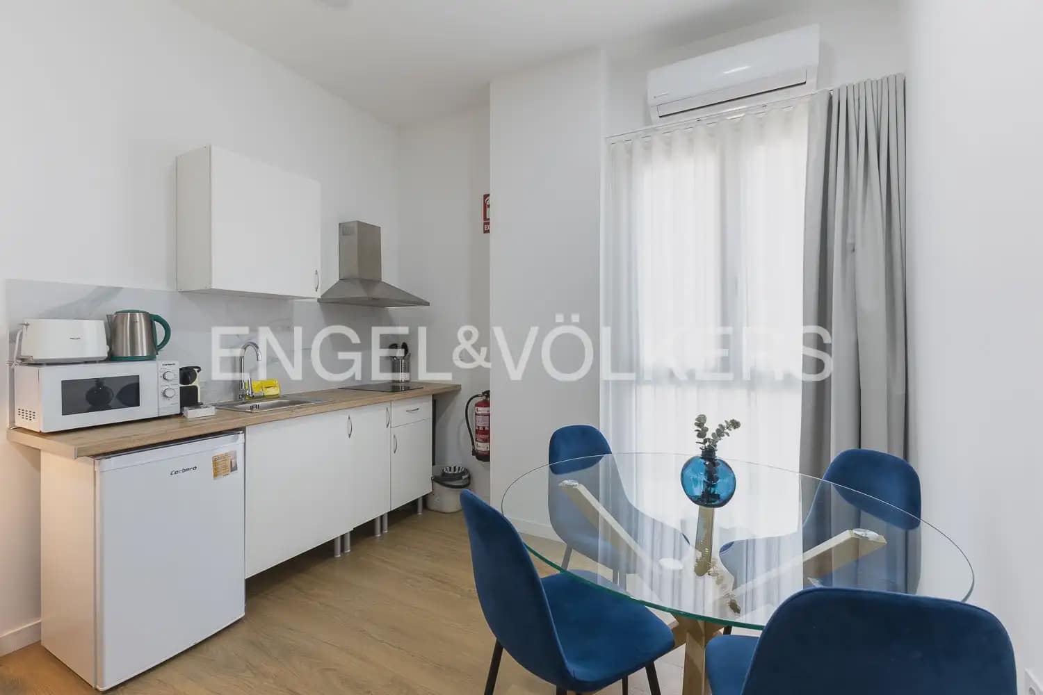 Hotelli myytävänä paikassa Valencia kaupunki - 1 300 000 € (Ref: 9898261)
