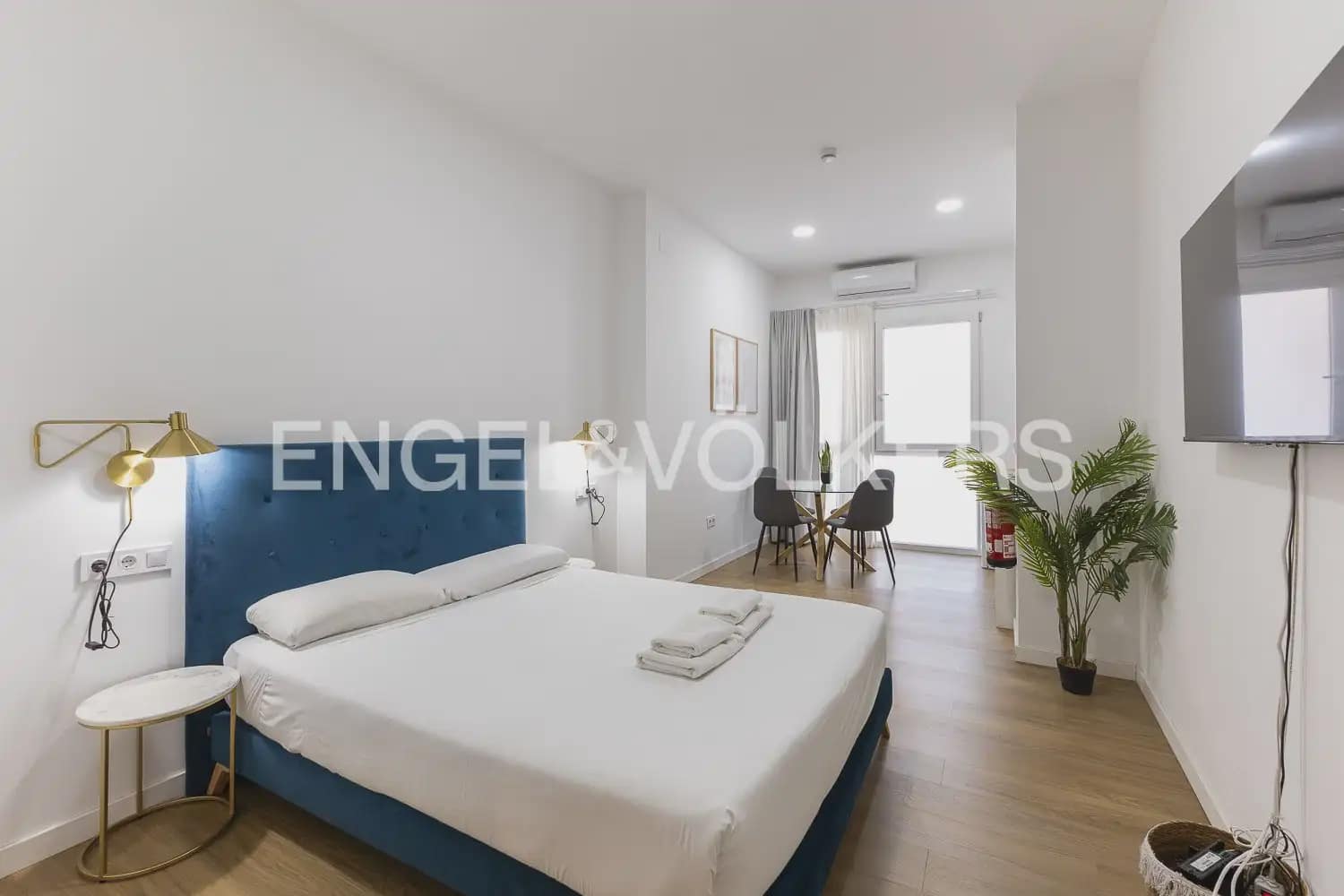 Hotelli myytävänä paikassa Valencia kaupunki - 1 300 000 € (Ref: 9898261)