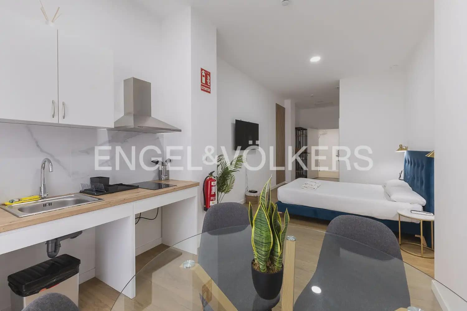 Hotelli myytävänä paikassa Valencia kaupunki - 1 300 000 € (Ref: 9898261)