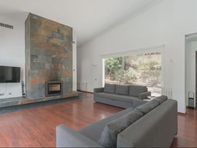 4 bedroom Villa for rent in Torres Torres with pool garage - € 4,900 (Ref: 9898262)