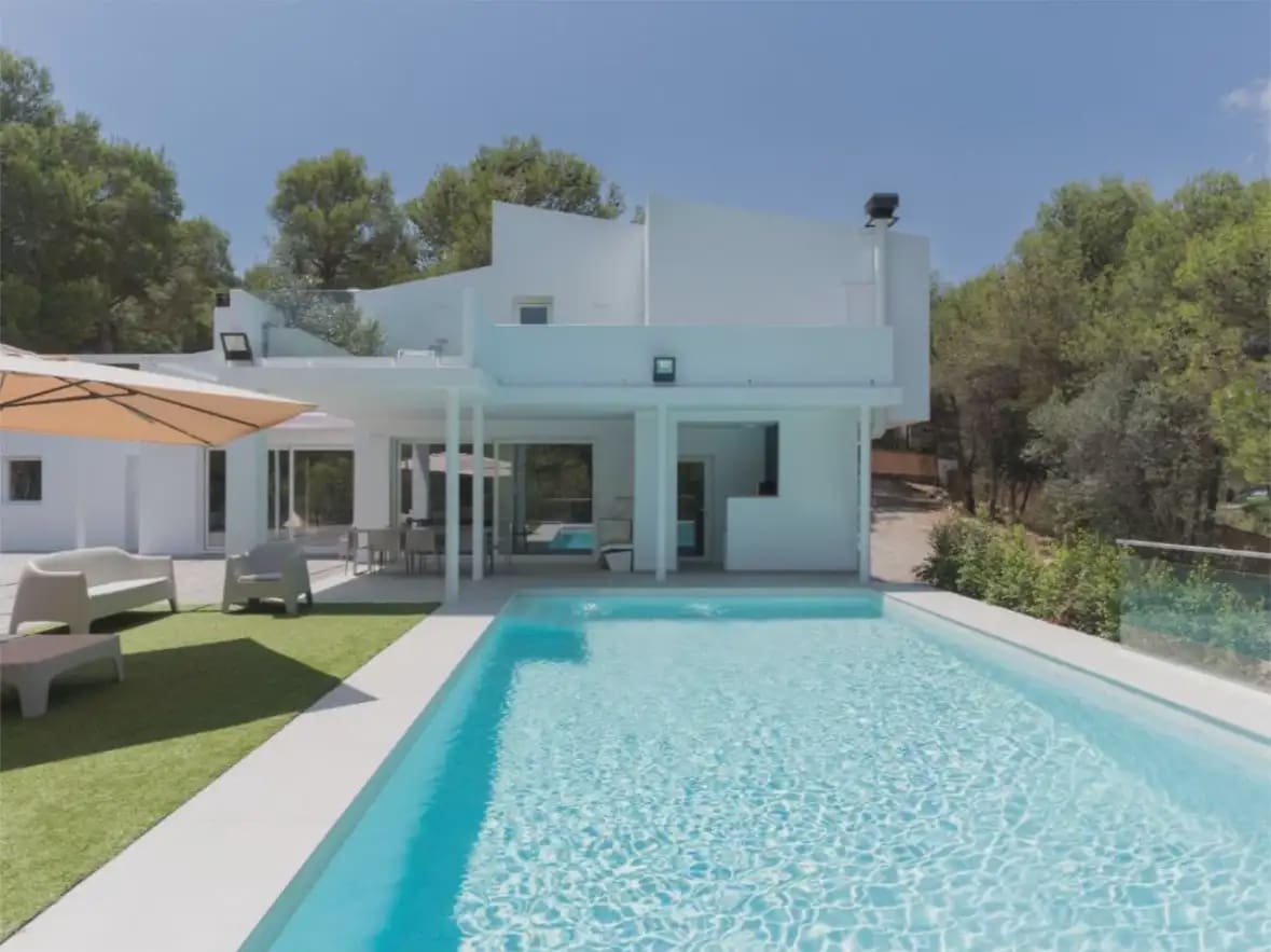 4 bedroom Villa for rent in Torres Torres with pool garage - € 4,900 (Ref: 9898262)
