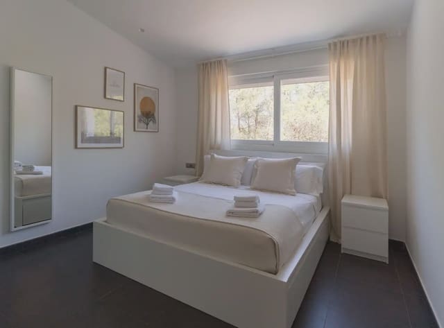 4 bedroom Villa for rent in Torres Torres with pool garage - € 4,900 (Ref: 9898262)