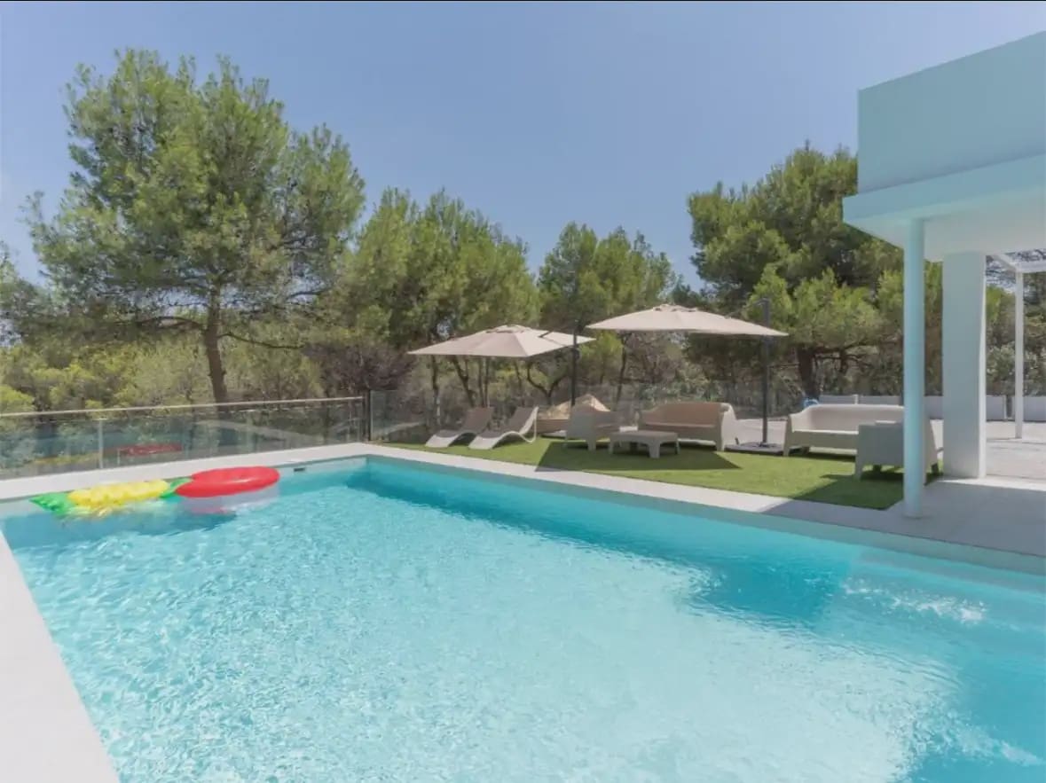 4 bedroom Villa for rent in Torres Torres with pool garage - € 4,900 (Ref: 9898262)