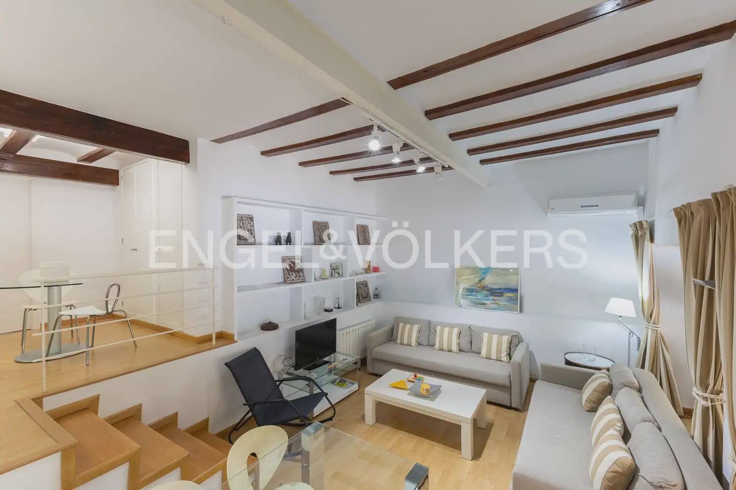 Chalet de 9 habitaciones en Náquera en venta - 1.180.000 € (Ref: 9898263)