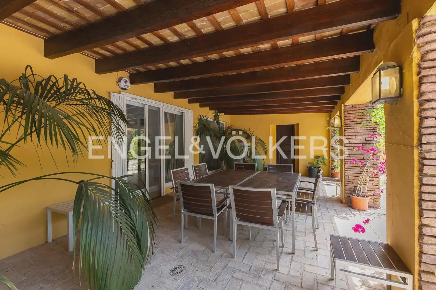 Chalet de 9 habitaciones en Náquera en venta - 1.180.000 € (Ref: 9898263)